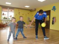 Pokazowe zajęcia piłkarsko-ruchowe.